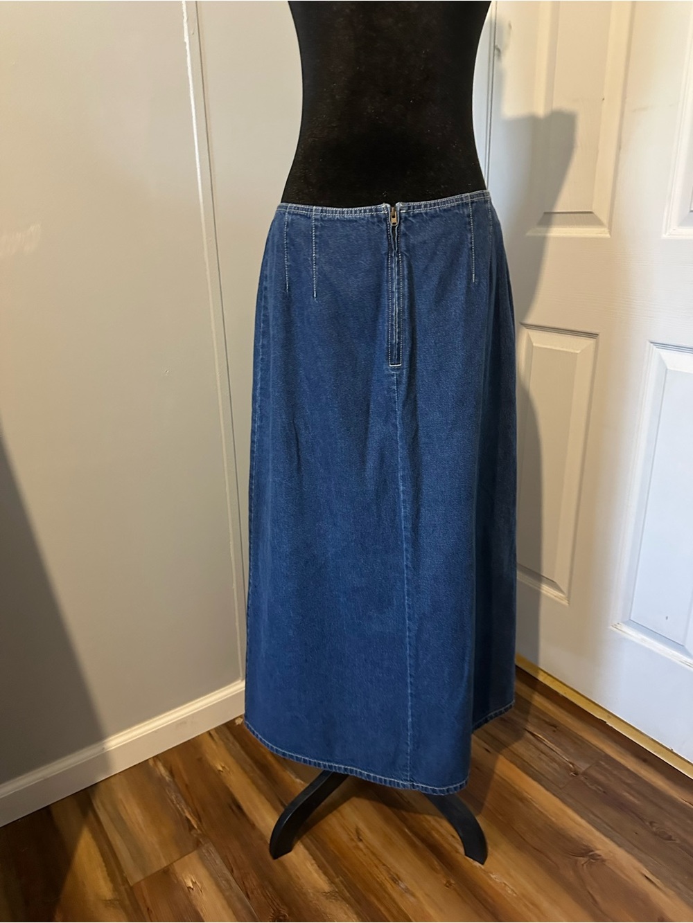 Vintage Forenza High Waisted Denim Maxi Skirt - Back Zip - 90s/Y2K Size 18